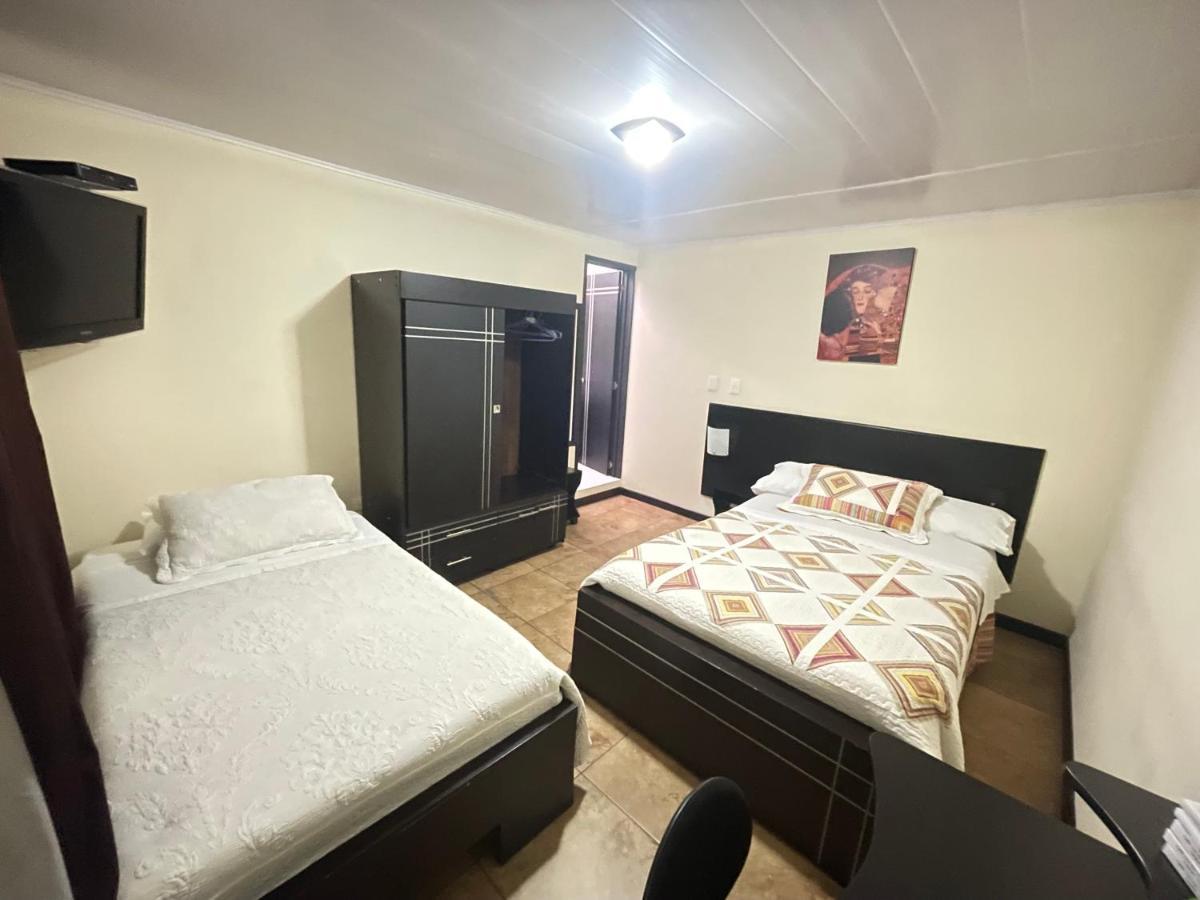 Hotel Alojate In بوغوتا المظهر الخارجي الصورة